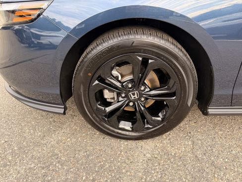 Used 2025 Honda Accord SE image 7