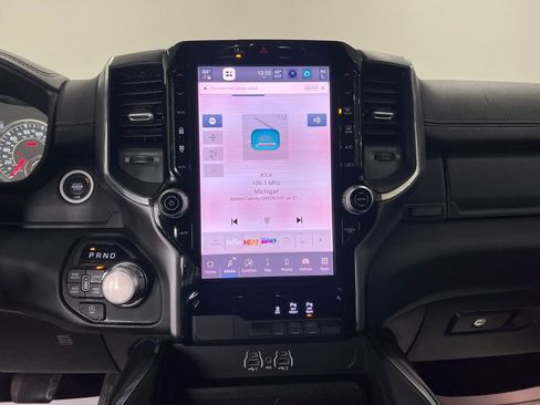 Used 2025 RAM 1500 Laramie image 12