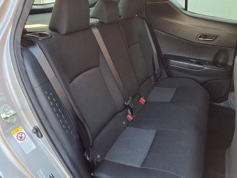 Used 2018 Toyota C-HR XLE FWD image 31