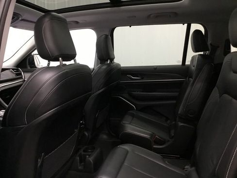 Used 2022 Jeep Grand Cherokee L Limited w/ Luxury Tech Group II AWD/4WD image 13