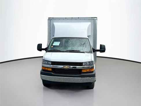 New 2024 Chevrolet Express 4500 w/ Power Convenience Package image 2