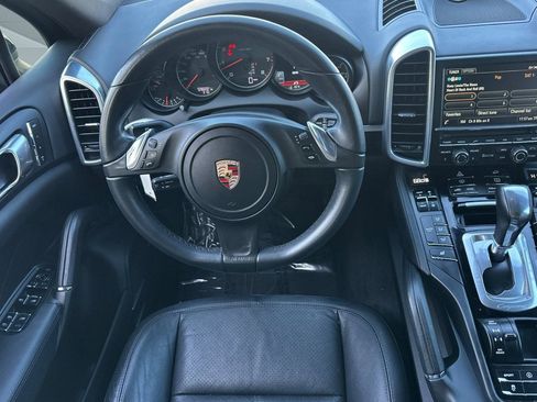 Used 2014 Porsche Cayenne Platinum Edition image 29
