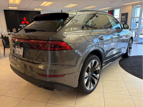 Used 2025 Audi Q8 Premium AWD/4WD image 5