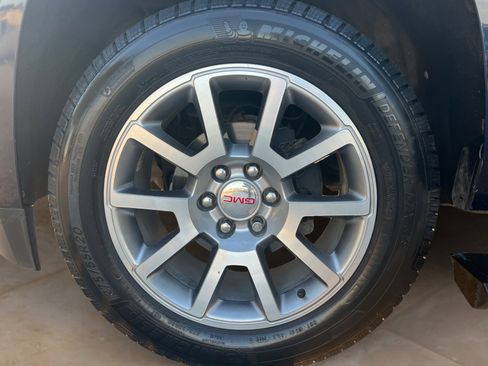 Used 2020 GMC Yukon Denali w/ Enhanced Security Package image 13