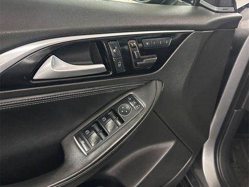 Used 2017 INFINITI QX30 Premium w/ Navigation Package image 9