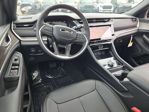 New 2026 Jeep Grand Cherokee L Limited AWD/4WD image 24