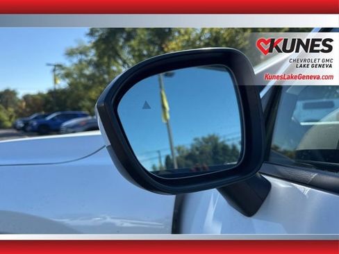 Used 2024 Nissan Rogue SV image 25