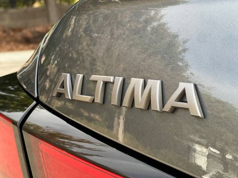 Used 2024 Nissan Altima 2.5 SV FWD image 45