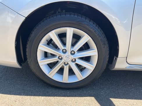 Used 2014 Toyota Camry XLE w/ Convenience Package FWD image 19