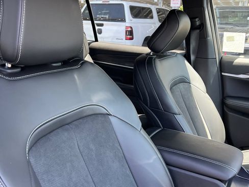 New 2026 Jeep Grand Cherokee L 4WD image 13