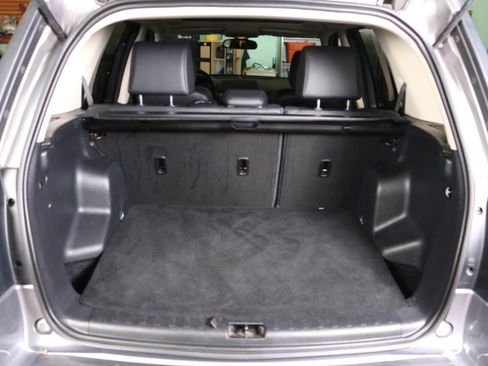 Used 2013 Land Rover LR2 HSE image 18