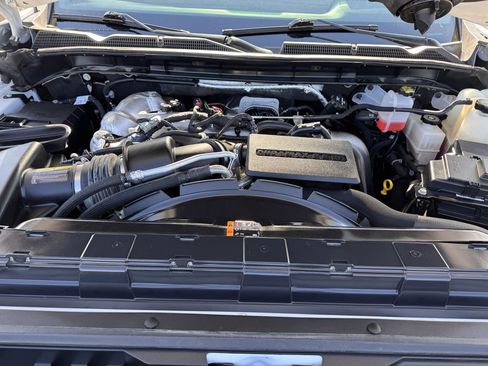 Used 2024 GMC Sierra 2500 AT4 w/ AT4 Premium Plus Package AWD/4WD image 30