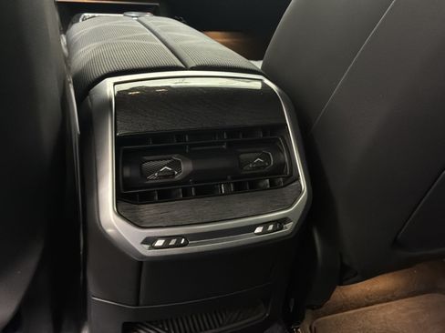 Used 2024 BMW 760i xDrive w/ Executive Package AWD/4WD image 26