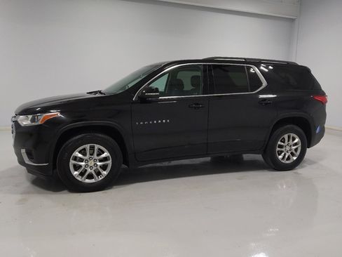 Used 2021 Chevrolet Traverse LT w/ LPO, Cargo Package AWD/4WD image 2