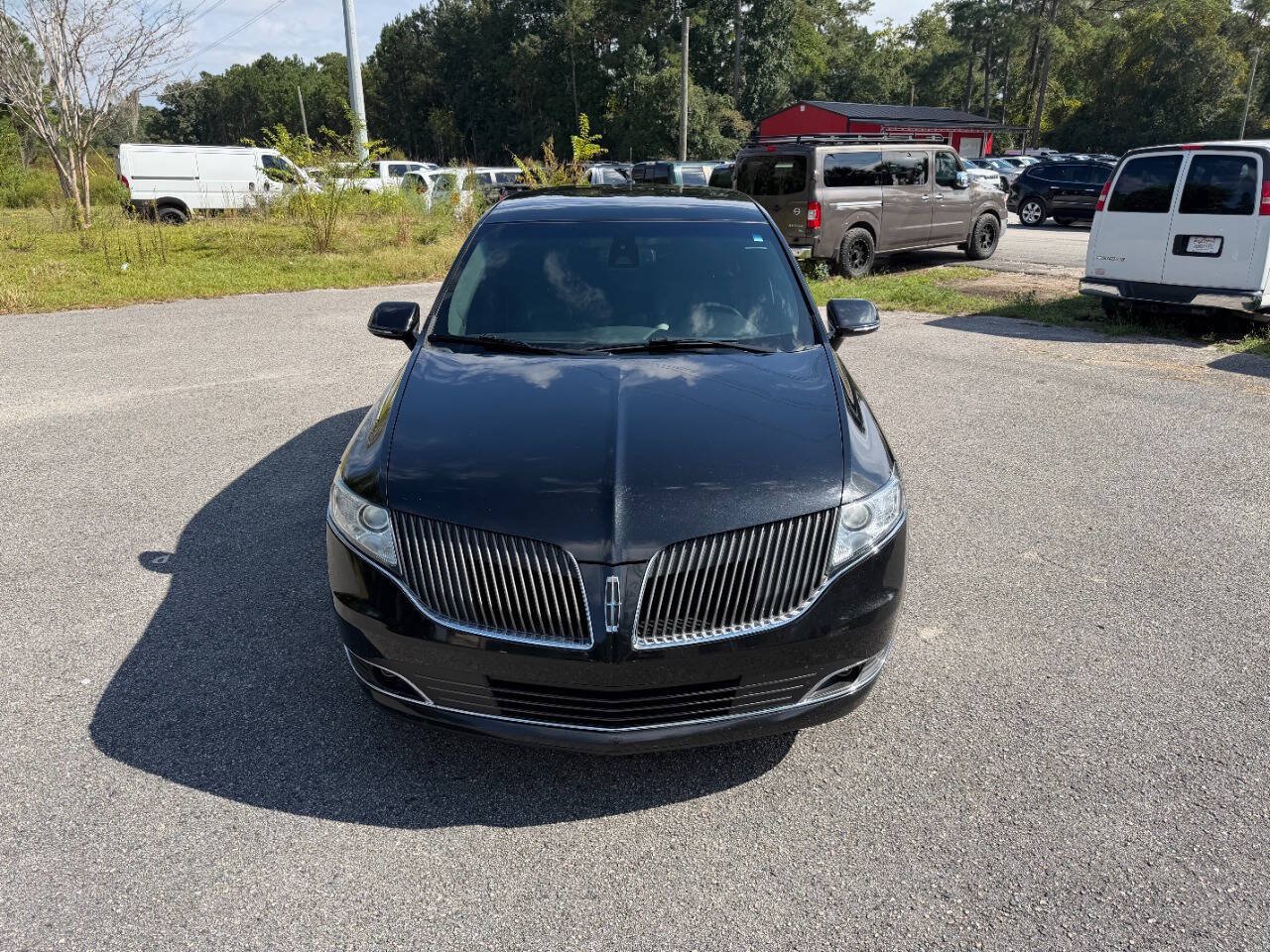 Used 2015 Lincoln MKT AWD image 2