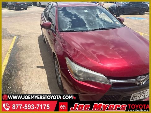 Used 2017 Toyota Camry SE FWD image 1