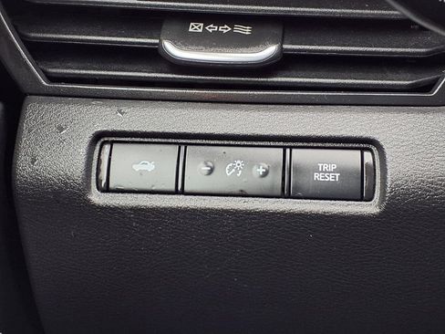 Used 2024 Nissan Altima 2.5 SV FWD image 17