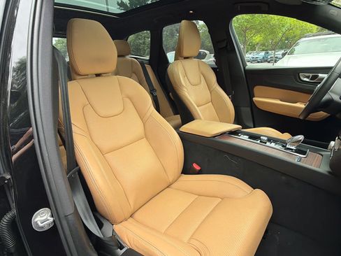 Used 2023 Volvo XC60 B5 Ultimate w/ Climate Package FWD image 19