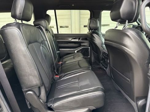 Used 2022 Jeep Wagoneer Series II w/ Premium Group I image 12