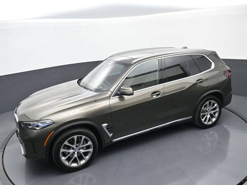 Used 2026 BMW X5 xDrive40i w/ Premium Package AWD/4WD image 32