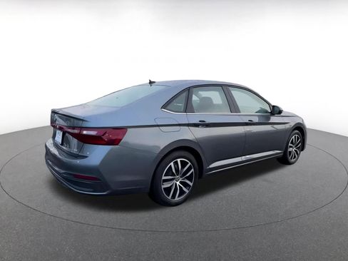 Used 2025 Volkswagen Jetta SE image 14