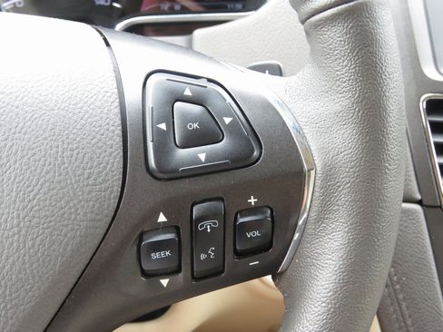 Used 2019 Lincoln MKT AWD image 24