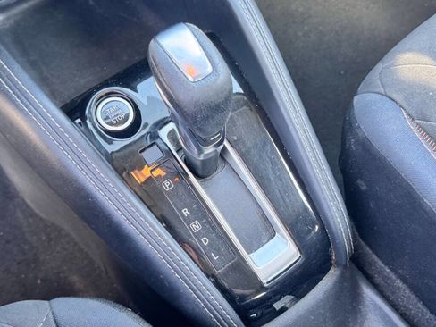 Used 2018 Nissan Kicks SR image 10