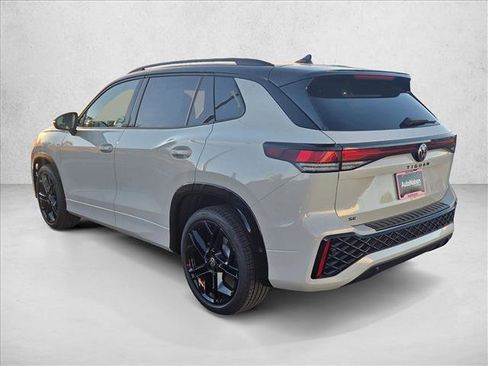 New 2026 Volkswagen Tiguan SE R-Line image 9