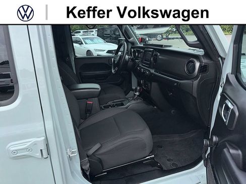 Used 2023 Jeep Wrangler Unlimited Sport AWD/4WD image 28