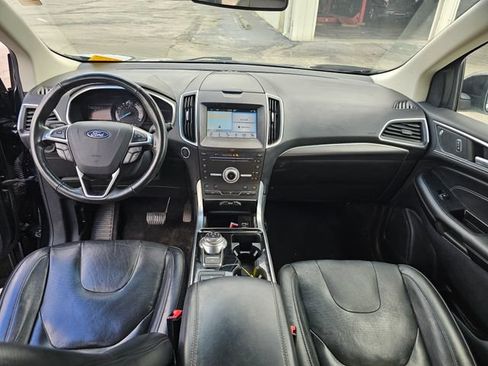 Used 2019 Ford Edge Titanium w/ Equipment Group 301A FWD image 24