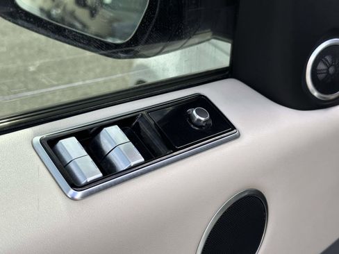 Used 2021 Land Rover Range Rover Sport HST image 14
