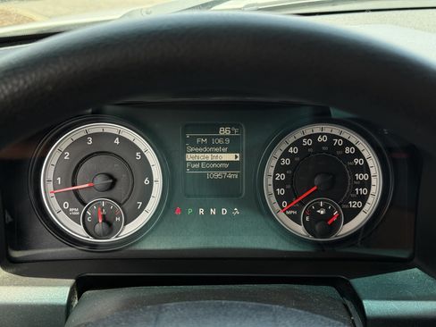 Used 2014 RAM 1500 Express RWD image 13