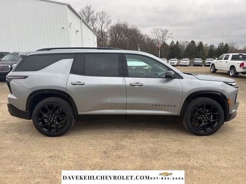 Used 2024 Chevrolet Traverse RS image 6