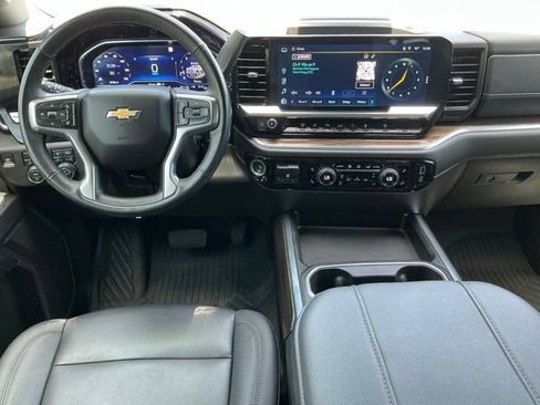 Used 2024 Chevrolet Silverado 2500 LT AWD/4WD image 7