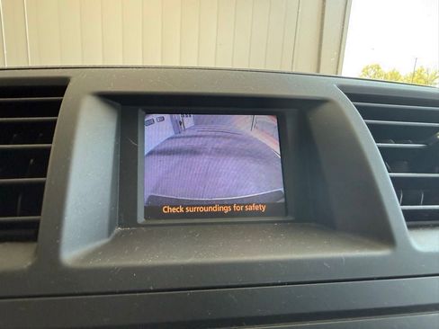 Used 2011 Toyota Highlander SE w/ Tow Pkg image 36