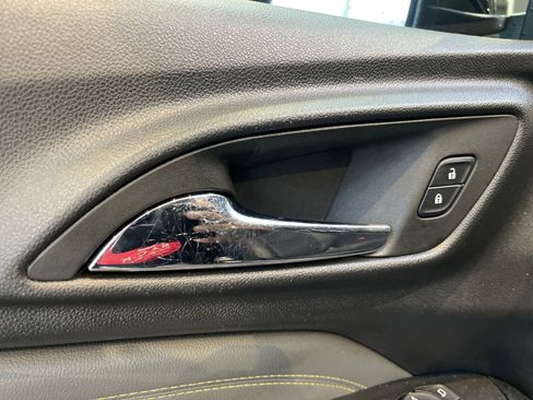 Used 2025 Chevrolet Trax ACTIV w/ Sunroof Package FWD image 15