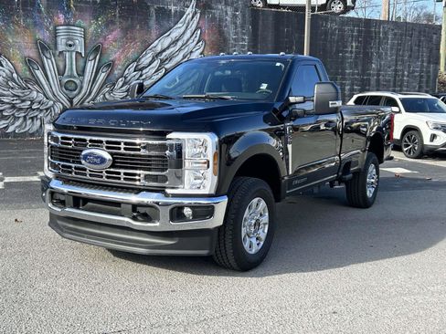 Used 2024 Ford F350 XLT image 7