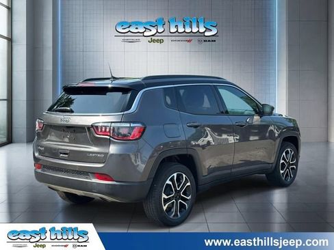 Used 2023 Jeep Compass Limited AWD/4WD image 3