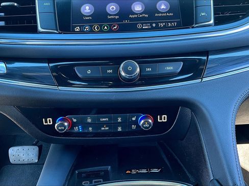 Used 2024 Buick Enclave Premium image 23