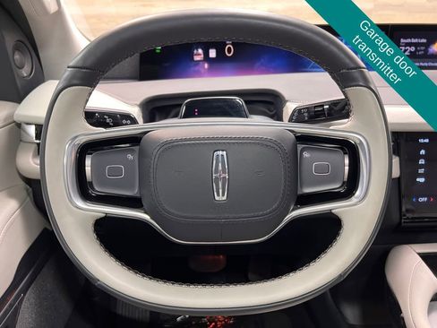 Used 2025 Lincoln Navigator L Reserve AWD/4WD image 9