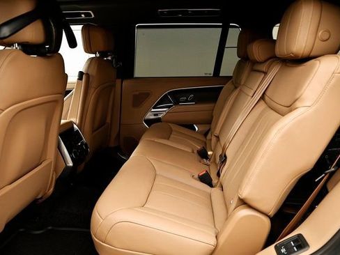 New 2026 Land Rover Range Rover Long Wheelbase SE image 32