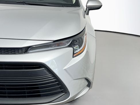Used 2024 Toyota Corolla LE FWD image 12