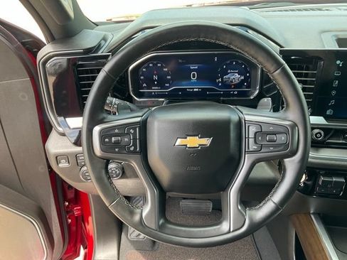 Used 2023 Chevrolet Silverado 1500 High Country w/ Z71 Off-Road Package AWD/4WD image 9
