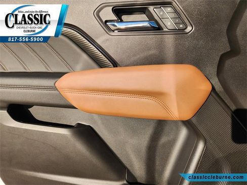 Used 2025 GMC Canyon AT4 w/ Nightfall Edition image 23