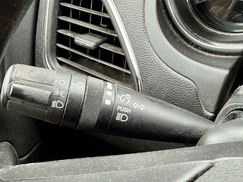Used 2012 Chrysler 200 LX FWD image 21