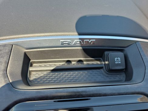 Used 2024 RAM 1500 Big Horn RWD image 43