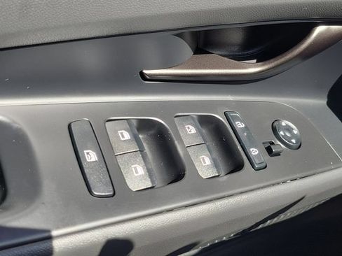 New 2026 Hyundai Elantra SEL Sport FWD image 17