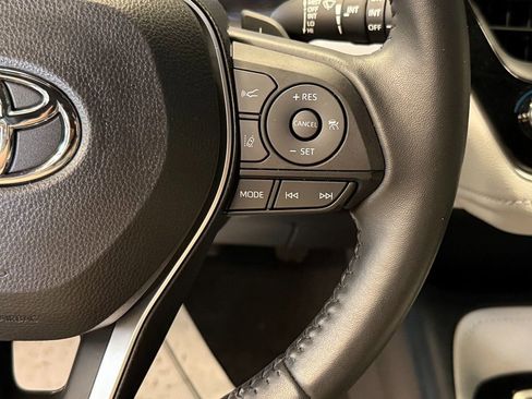 Used 2022 Toyota Corolla SE image 11