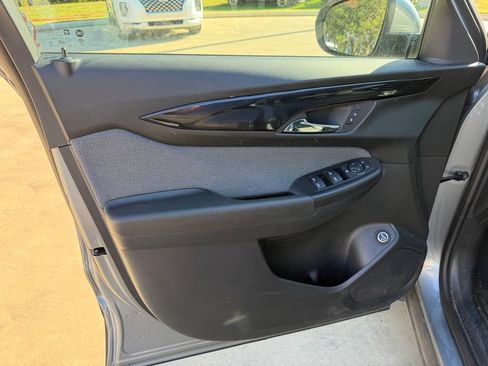 Used 2025 Chevrolet TrailBlazer LT w/ Convenience Package FWD image 8