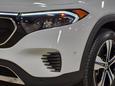 Used 2023 Mercedes-Benz EQB 300 4MATIC image 14